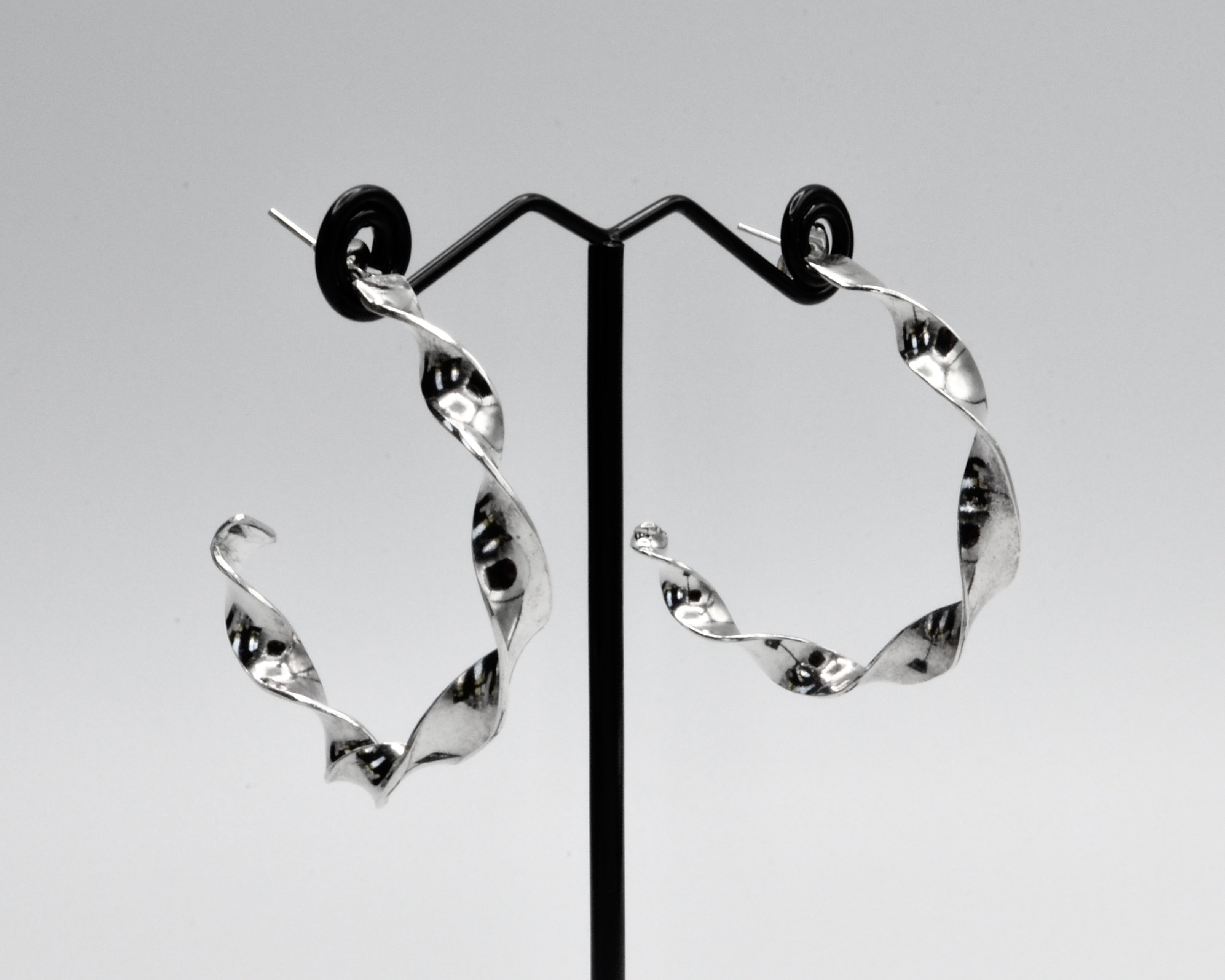 Twist Hoops