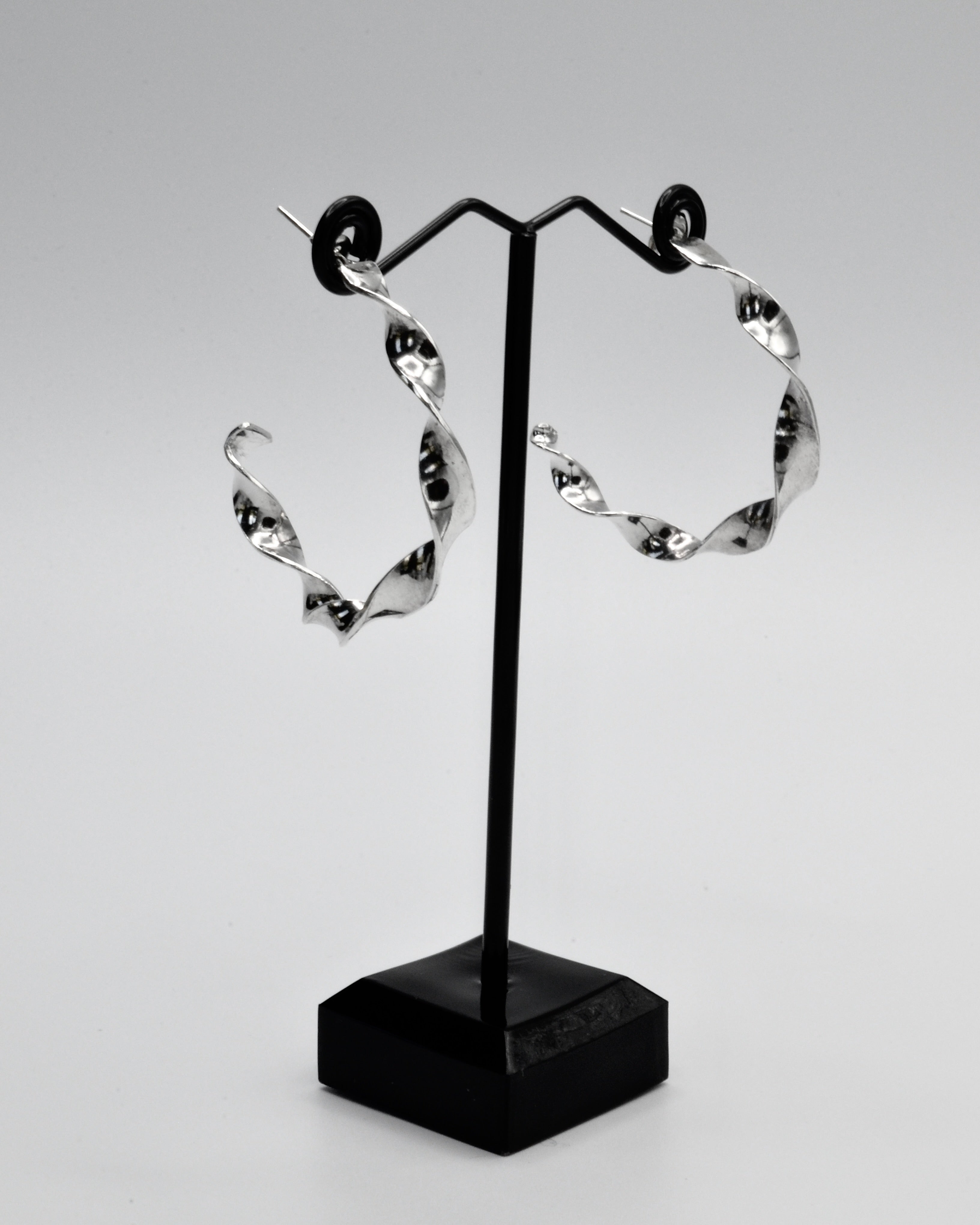 Twist Hoops