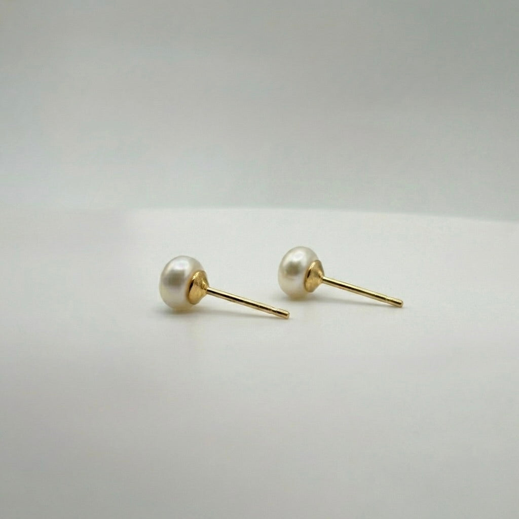 Constanza Pearl Studs
