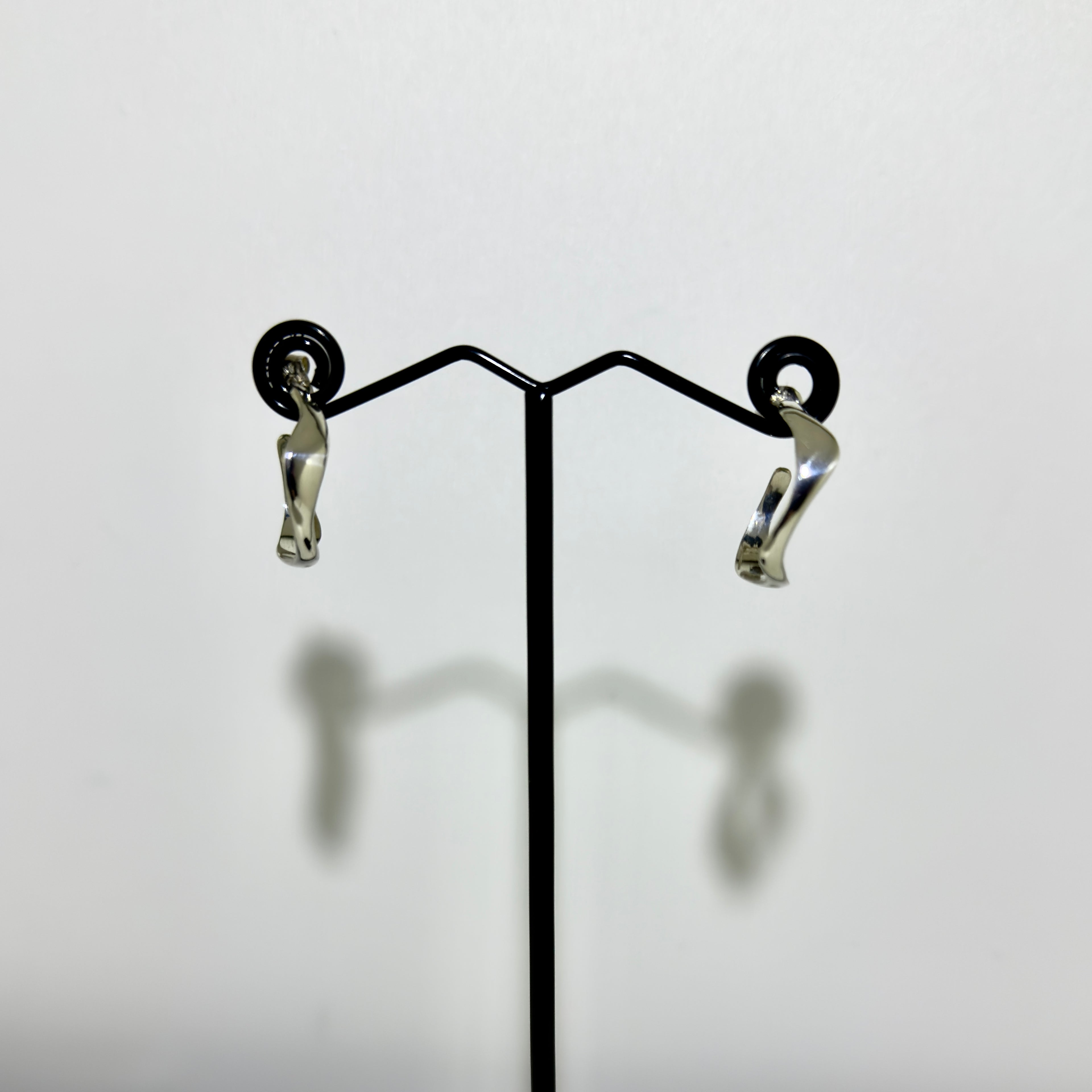 Wave Hoops