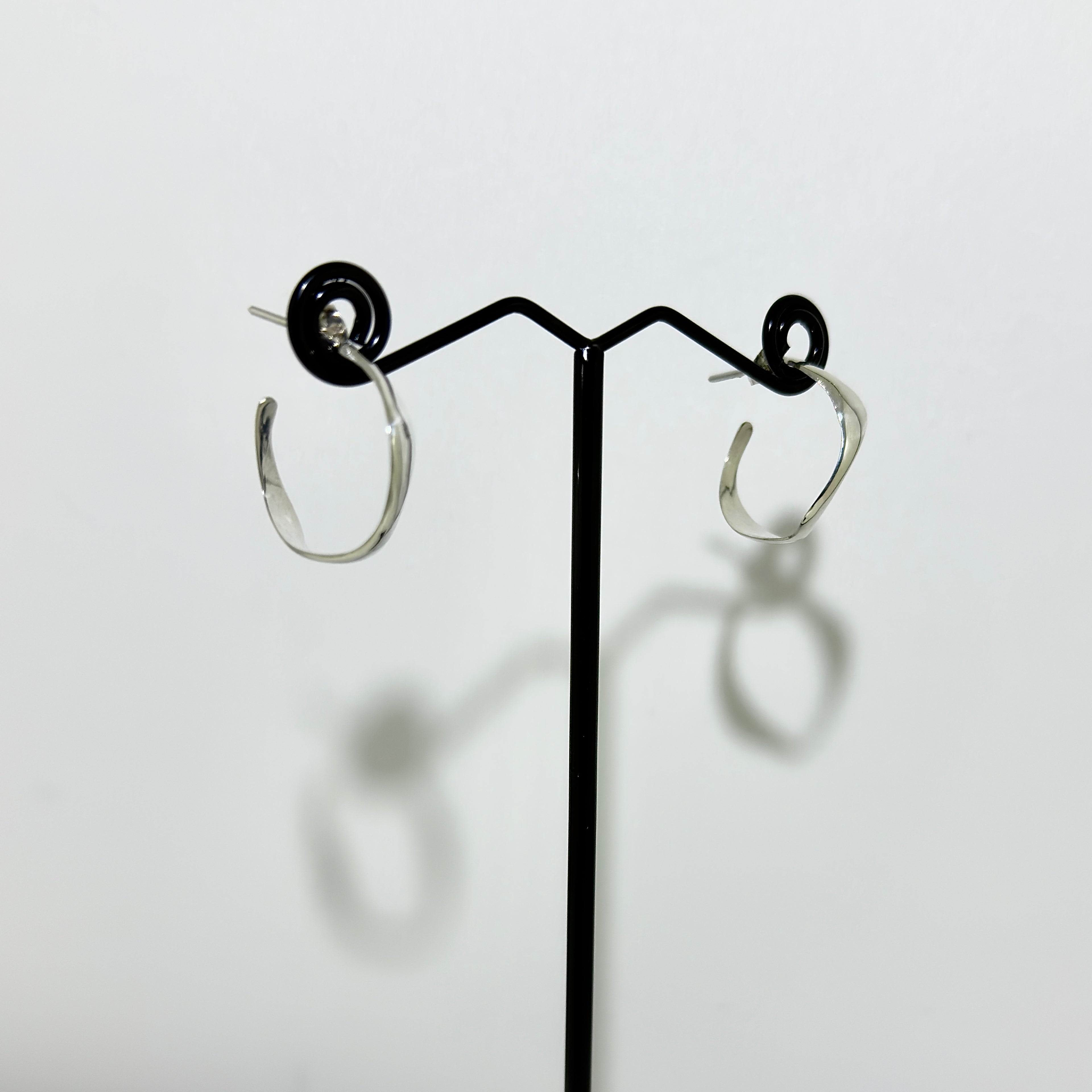 Wave Hoops