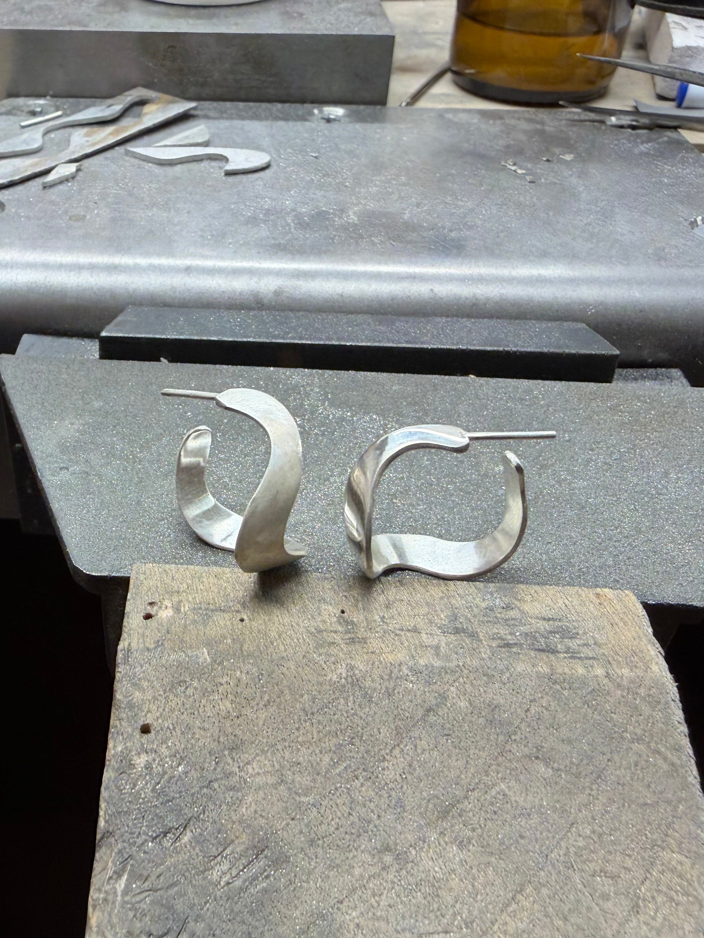 Wave Hoops