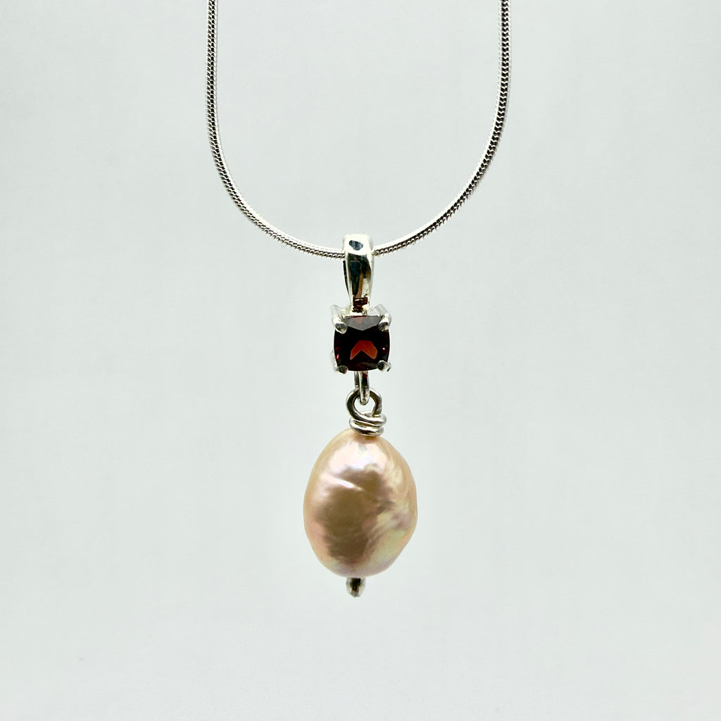 Dahlia Pendant