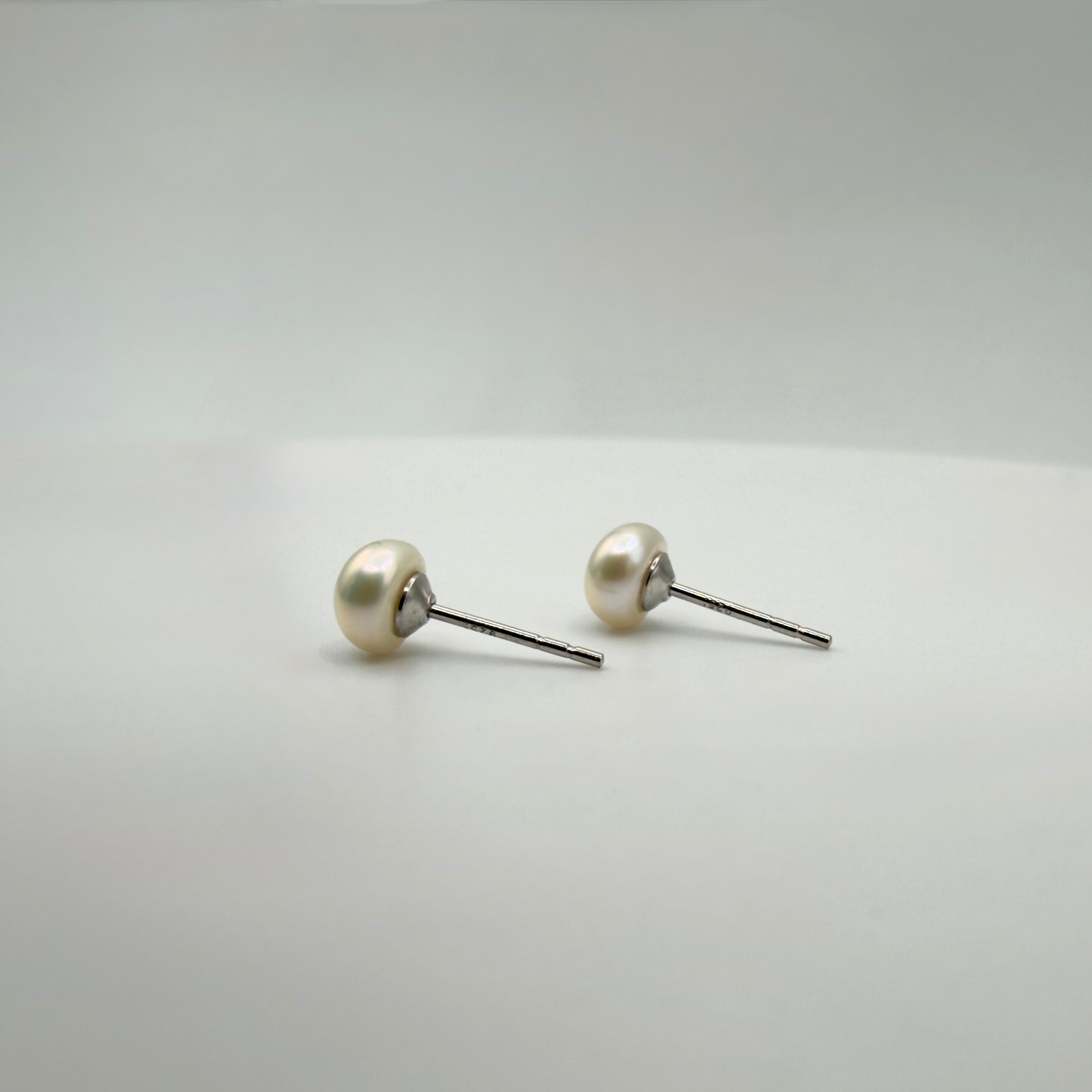 Constanza Pearl Studs