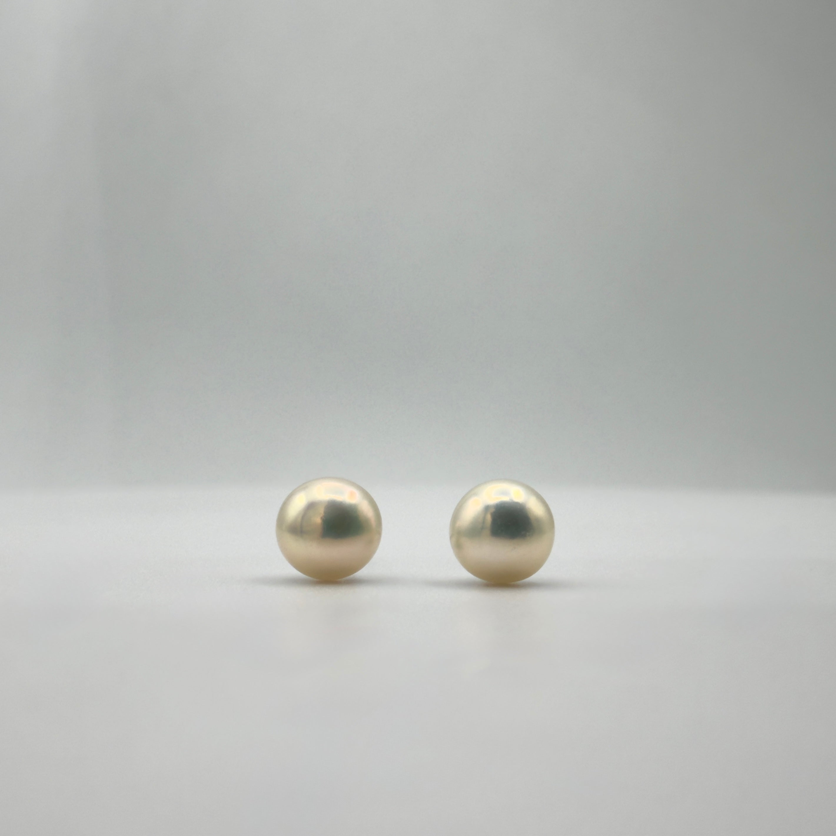 Constanza Pearl Studs