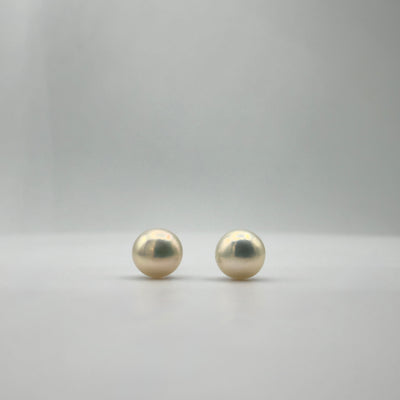 Constanza Pearl Studs