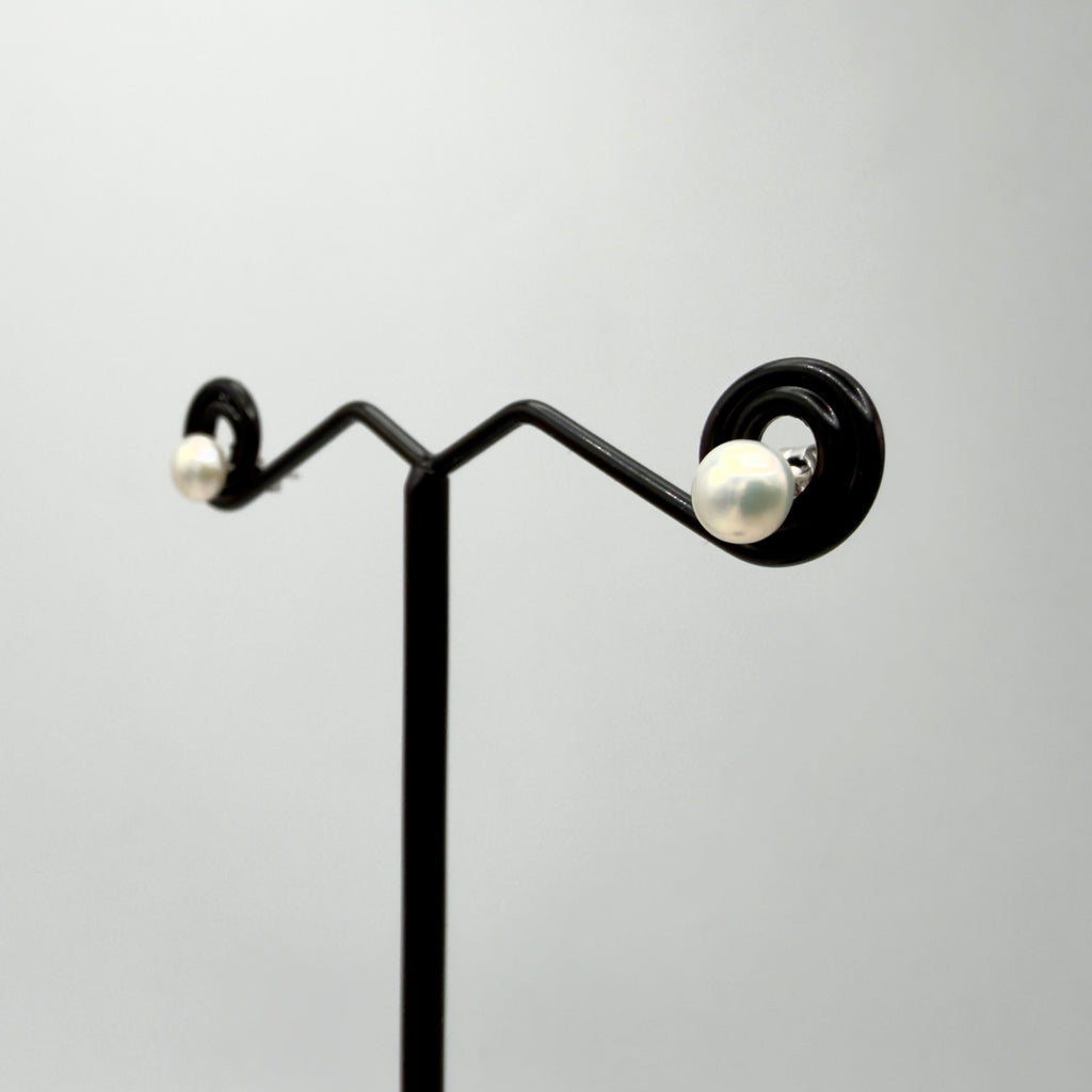 Constanza Pearl Studs