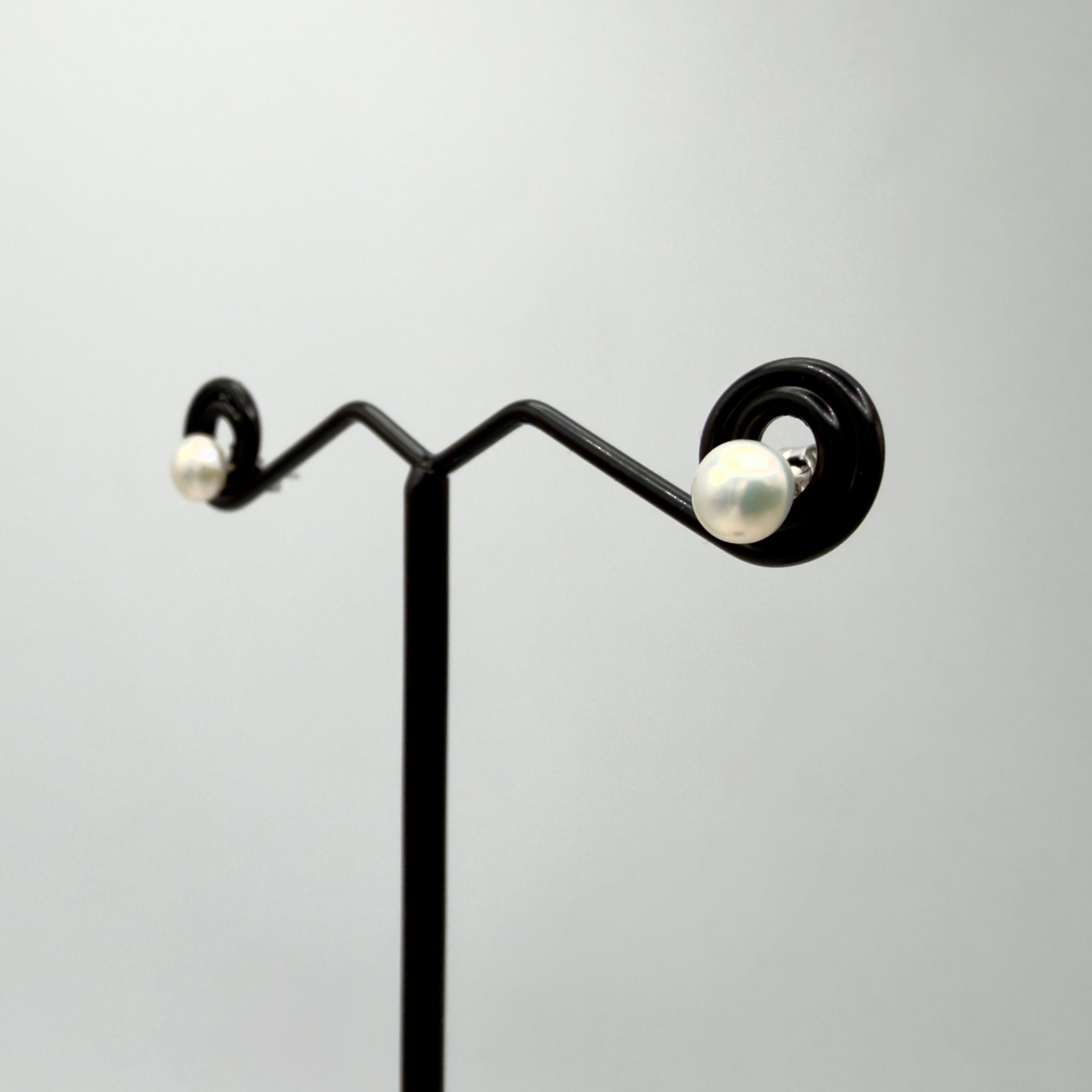 Constanza Pearl Studs