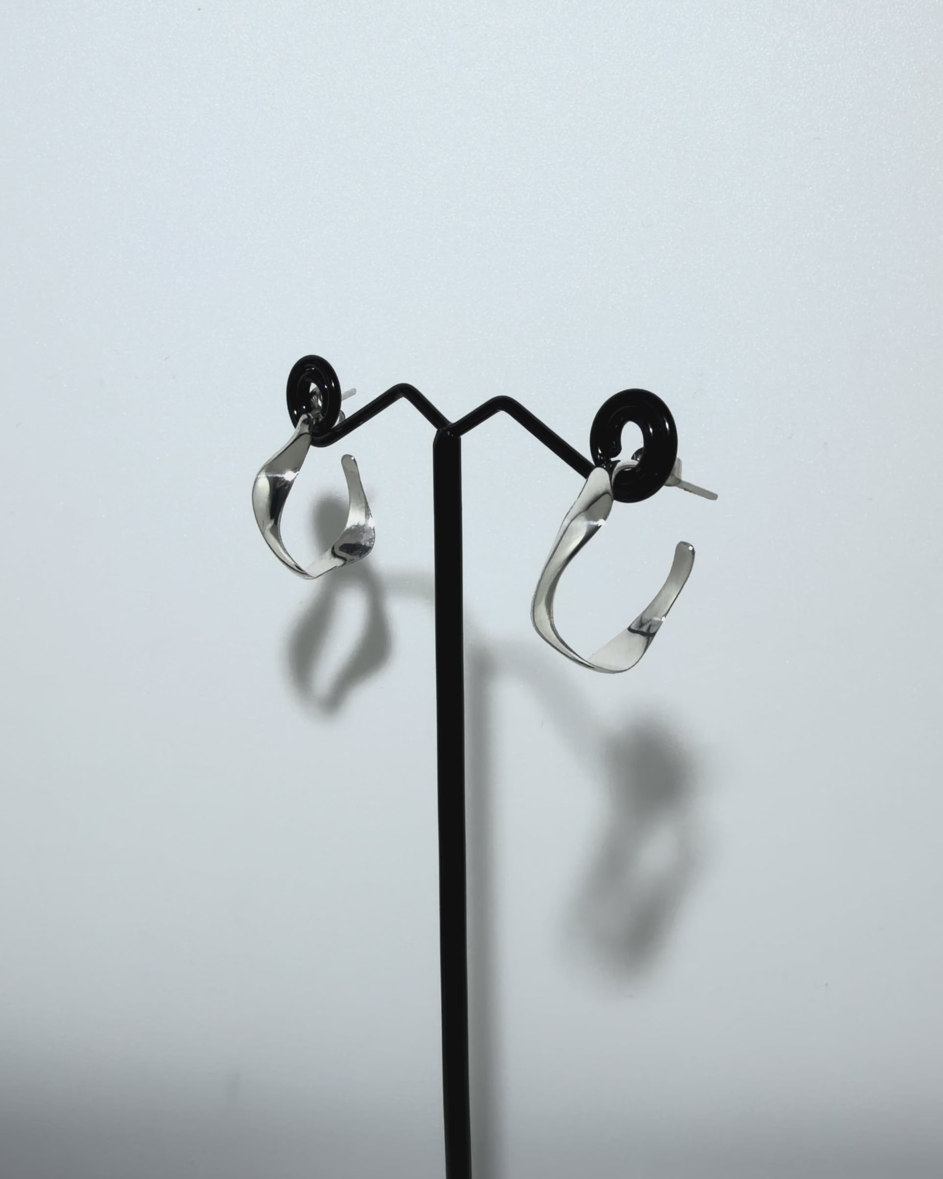 Wave Hoops